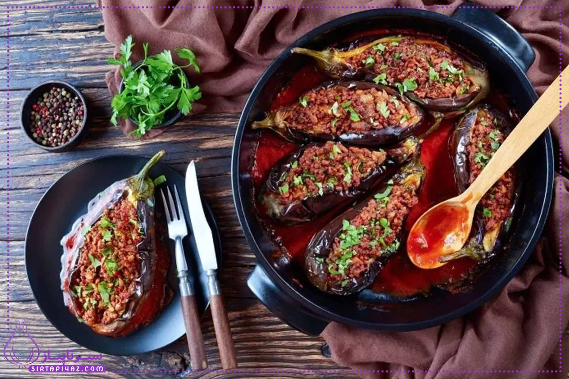 2 روش طرز تهیه بادمجان شکم پر با گوشت و سبزیجات برای همه سلیقه‌ها