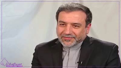 عباس عراقچی، دیپلمات برجسته ایرانی، در تهران متولد شده اما ریشه خانوادگی‌اش به شهر کاشان بازمی‌گردد. او از چهره‌های کلیدی مذاکرات هسته‌ای ایران و عضو اصلی تیم مذاکره‌کننده برجام بود و تحصیلات عالی خود را در رشته روابط بین‌الملل در انگلستان گذرانده است