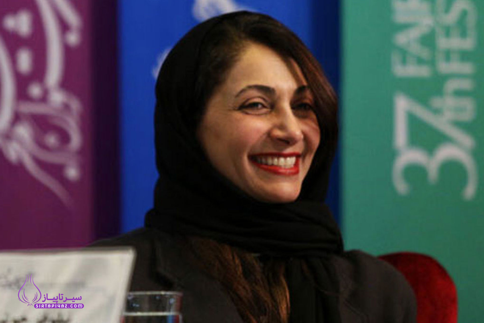 نیلوفر خوش خلق نیلوفر خوش خلق