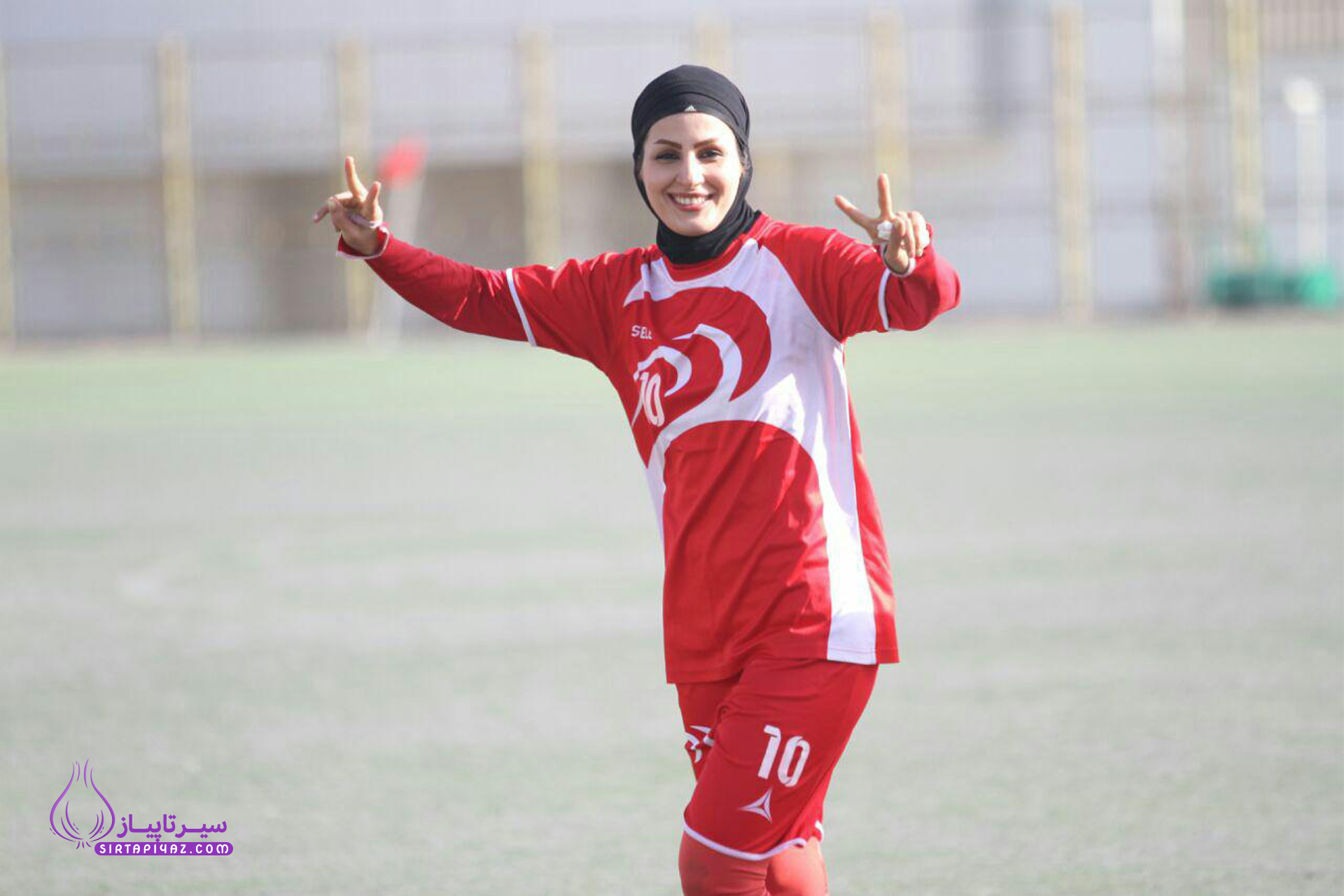 فروغ موری